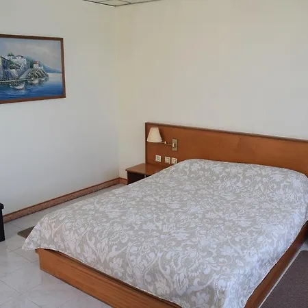 Апартаменты And *